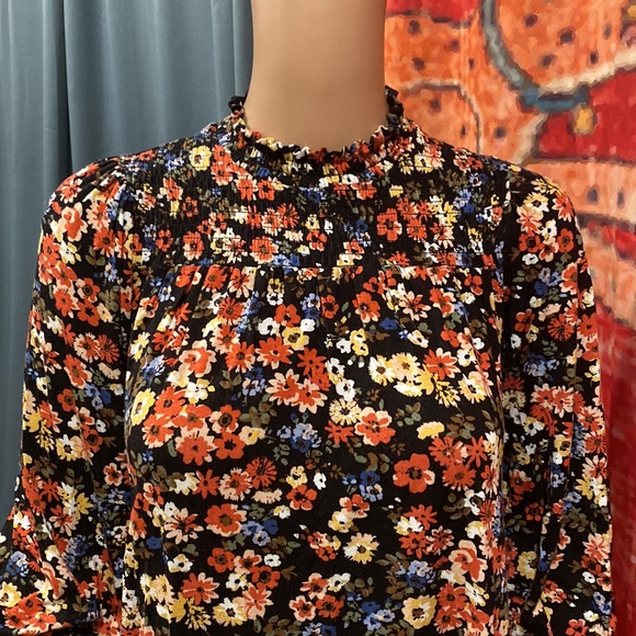 Mock Neck Y2K Floral Top - Picture 2 of 3